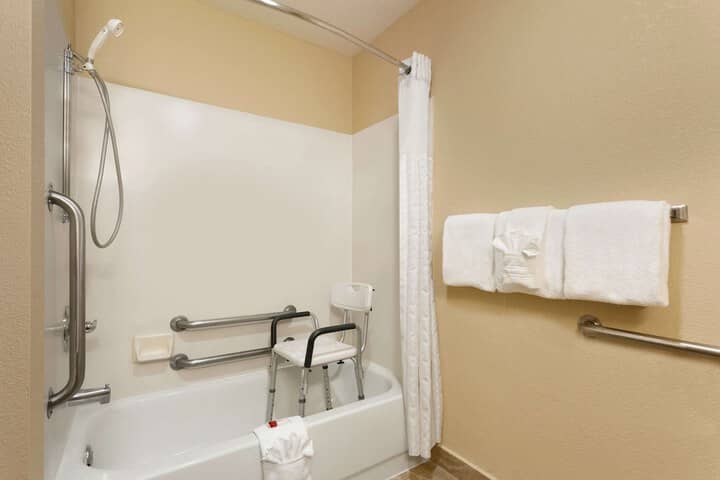 Room 9 of 16