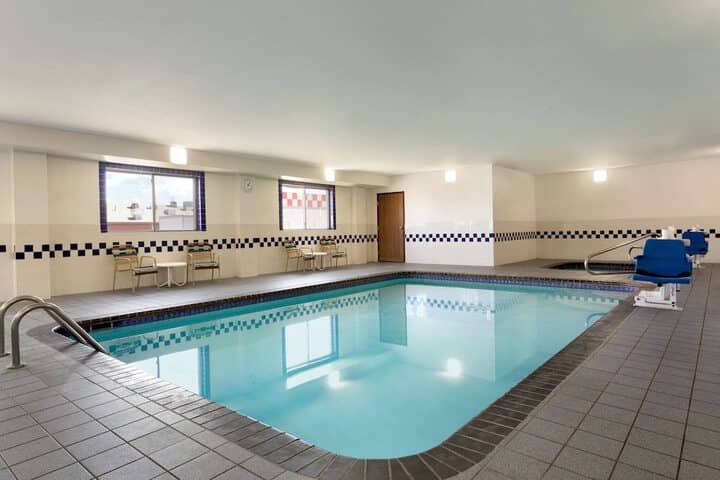 Pool 10 of 16